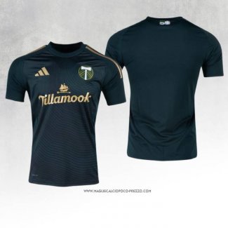 Prima Maglia Portland Timbers 2025